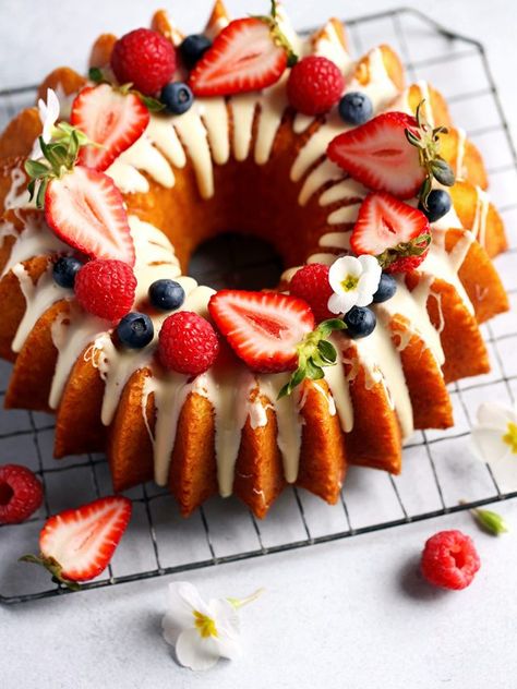 Fruit Bundt Cake, Olive Oil Bundt Cake, Cake Bundt, Seasonal Desserts, Oil Cake, Fruitcake Recipes, Recipes Cake, Bundt Cakes Recipes, Baking Blog