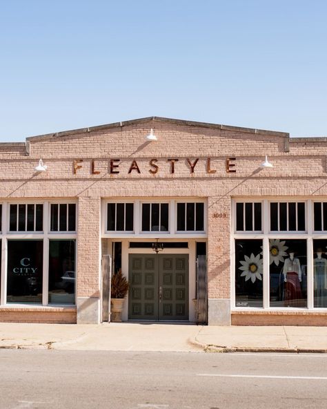 The Most Beautiful Independent Stores in Dallas Boutique Store Front, Dallas Shopping, Highland Park Village, Village Park, Always Evolving, Eco Luxury, Concept Shop, Dallas Fashion, Arts District