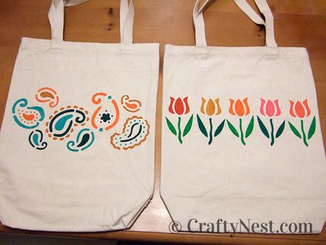 DIY decorated canvas tote bags - Crafty Nest Fabric Bag Design, Decorated Tote Bags, Diy Tote Bag Design, Mops Crafts, Diy Marker, Water Soluble Fabric, Bags Fabric, Canvas Bag Design, Canvas Totes