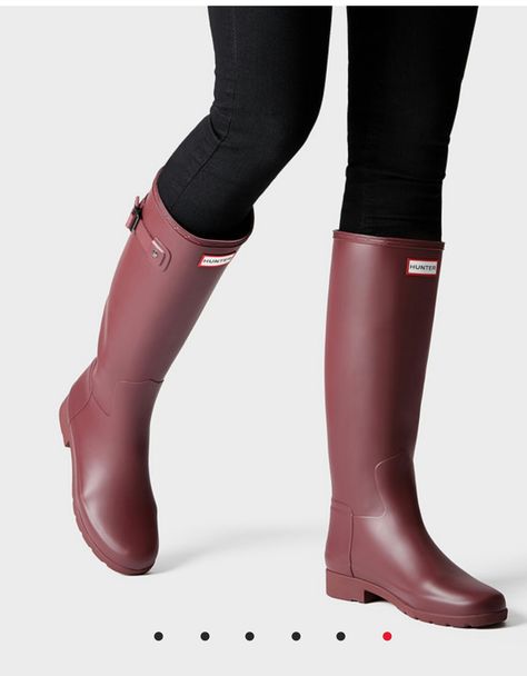 Hunter refinada Rain Boots For Women, Hunter Wellies, Hunter Rain Boots, Fall Clothing, Wellington Boots, Boots For Women, Hunter Boots, Wellington, Rubber Rain Boots