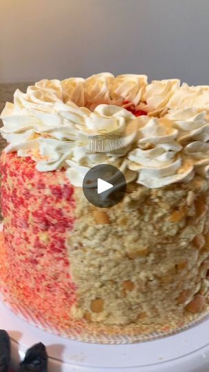 Strawberry Banana Pudding Cake, Blue Velvet Cakes, Banana Pudding Cake, Crunch Cake, Cake Fillings, Strawberry Banana, Cake Flavors, Banana Pudding, Yummy Cakes