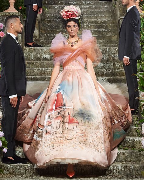 Alta Moda: The Renaissance and The Rebirth | Dolce & Gabbana | Dolce & Gabbana Dolce And Gabbana Couture, Dolce Gabbana Alta Moda, High Fashion Couture, Couture Fashion, High Fashion, Victorian Dress, Dolce And Gabbana, Evening Dresses, Villa