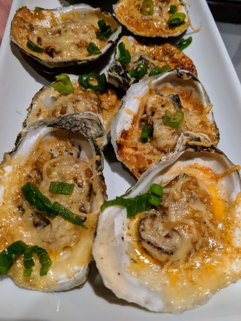 Chargrilled Oysters Recipe, Shack Living, Baked Oyster Recipes, Oyster Recipe, New Orleans Bbq Shrimp, Diet Soup, Oysters Rockefeller, Grilled Oysters, Grill Food