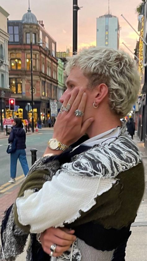 Men’s Platinum Blonde Hair, Men’s Bleach Blonde Hair, Blonde Hair Grown Out, Scruffy Mullet, Short Messy Mullet, Short White Hair Men, Bleached Mullet Men, Dyed Blonde Hair Men, Bleach Blonde Hair Men