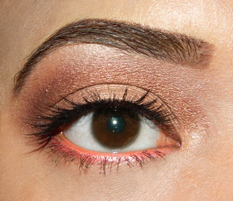 neutral eye by me, orange waterline Coloured Waterline, Colored Waterline, Waterline Eyeliner Looks Brown Eyes, Brown Waterline Makeup, Orange Waterline Makeup, Colored Waterline Eyeliner Brown Eyes, Orange Eyeliner Blue Eyes, Brown Waterline Eyeliner, Eyeliner Brown Eyes