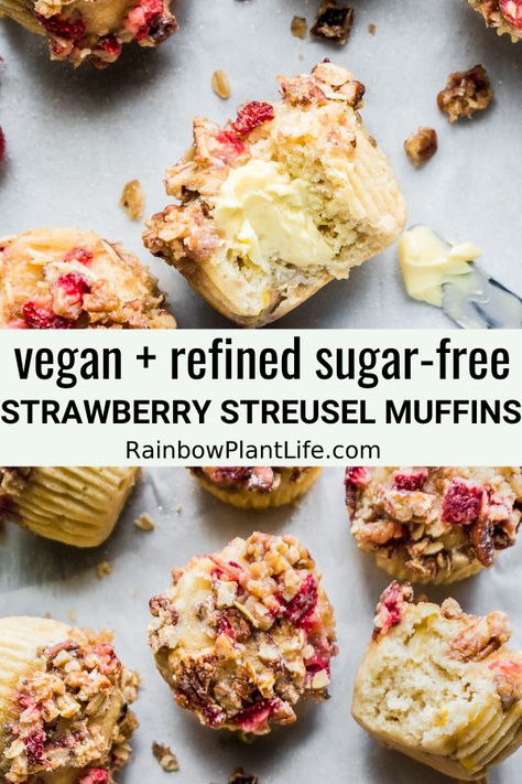 Vegan Fruit Muffins, Vegan Strawberry Recipes, Vegan Strawberry Dessert, Vegan Spring Recipes, Strawberry Streusel Muffins, Vegan Muffin Recipe, Strawberry Streusel, Vegetarian Tips, Vegan Strawberry Muffins