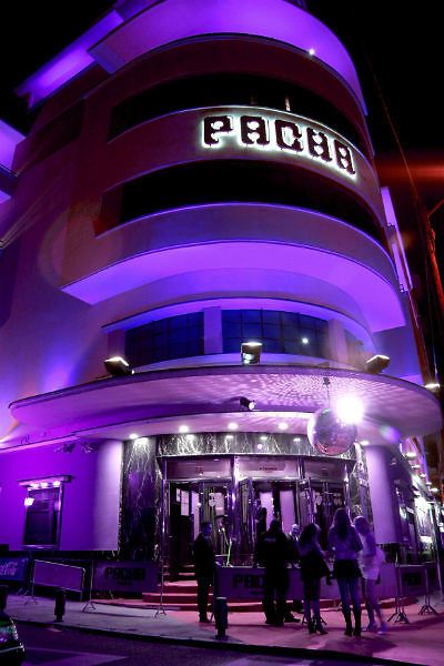 Madrid Nightlife, Ibiza Party, Super Club, Nightclub Aesthetic, Nightclub Design, New Retro Wave, Art Deco Buildings, Lounge Design, Club Life