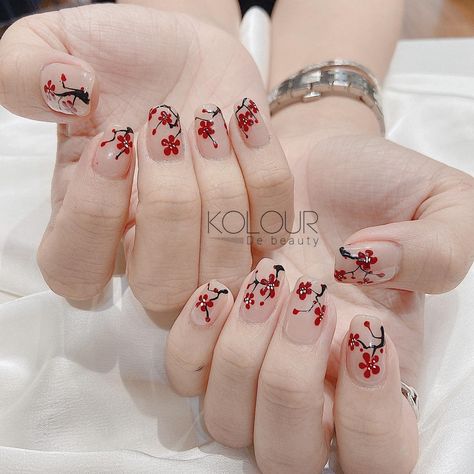 Red Cherry Blossom Nails, Cny Nails 2024 Dragon, Lunar New Year Nails 2024, Nail Tet 2023, Chinese New Year Nails 2023, Nail Nhũ Flash, Lunar New Year Nails Dragon, Year Of The Dragon Nails, Cny Nails 2023