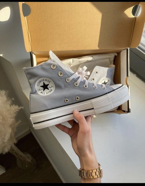 Boty Converse, Cute Converse Shoes, Trendy Shoes Sneakers, Dr Shoes, Preppy Shoes, Cute Nike Shoes, Cute Sneakers, Fresh Shoes, Hype Shoes