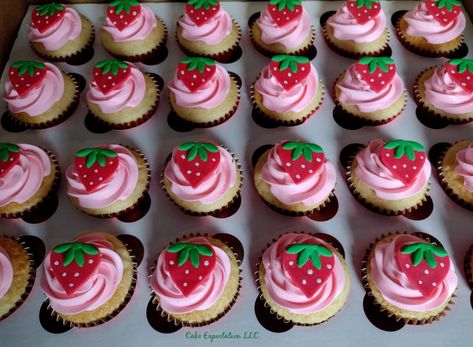 Strawberry Cucpakes Cupcakes Strawberry Decoration, Strawberry Cupcakes Birthday, Cupcake Strawberry Decoration, Strawberry Cupcake Decorations, Berry 1st Birthday Cupcakes, Strawberry Theme Cupcakes 1st Birthdays, Strawberry Decorated Cupcakes, Berry First Birthday Party Food Ideas, Strawberry Themed Cupcakes