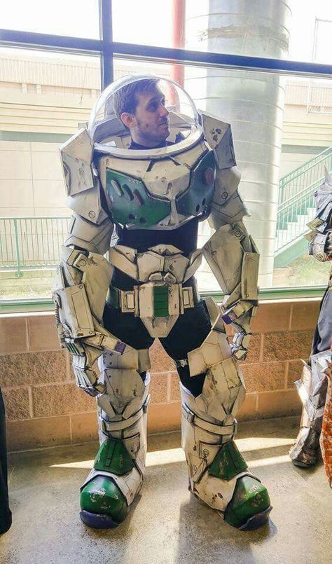 Rexbuster Buzz Lightyear Cosplay by Benny G Cosplay Buzz Lightyear Cosplay, Cosplay Ideas Men, Armadura Cosplay, Robot Costumes, Arte Nerd, Cosplay Armor, Epic Cosplay, Cosplay Tutorial, Disney Cosplay