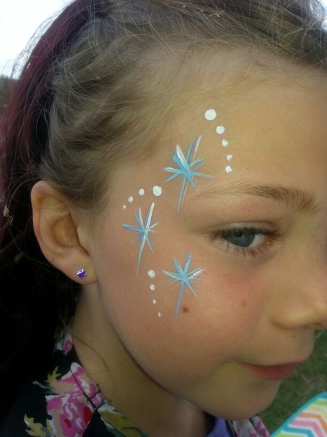 Face Painting Frozen, Frozen Face Paint, Art Face Painting, Easy Face Painting Designs, Face Painting Flowers, Elsa Face, Festival Face Paint, Scarecrow Makeup, Christmas Face Painting