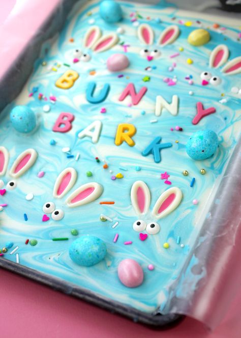 Bunny Bark, Godiva Truffles, Easter Cake Decorating, Custom Chocolate Bars, Cute Sweets, Easter Egg Cake, Candy Wafers, Easy Easter Treats, Homemade Chocolate Bars