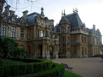 Waddesdon Manor was built in the nineteenth century for Baron Ferdinand de Rothschild. 1600s Mansion, French Manor Exterior, Rothschild House, 19th Century Mansion, French Manor House, 19th Century House, French Manor, Real Fairy, Waddesdon Manor