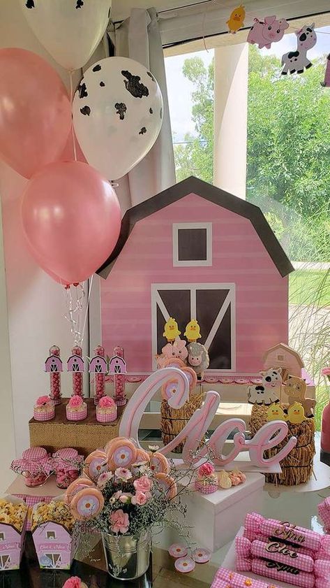 Farm Dessert Table, Birthday Tem, Pink Farm Birthday Party, Shabby Chic Birthday Party Ideas, Shabby Chic Birthday Party, Chic Birthday Party, 2nd Birthday Party For Girl, Shabby Chic Birthday, Barnyard Birthday Party