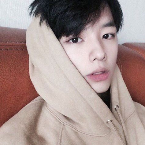 fotos de chicos coreanos para que deleiten su vista #detodo # De Todo # amreading # books # wattpad Boys Korean, Kore Ulzzang, Asian Man, Korean Ulzzang, Cute Asian Guys, Aesthetic People, Ulzzang Boy, 인물 사진