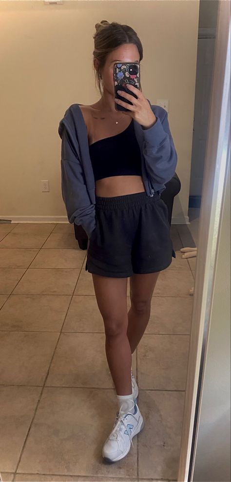 Casual leisure summer outfit shorts Sunday Abercrombie new balance hoodie gilly hicks athleisure tennis shoes hair up Go To Outfits, Glute Day, Modest Gym, Modest Gym Outfit, Feeling Bloated, Class Outfits, Outfits For Fall, Cute Gym Outfits, Gym Fits