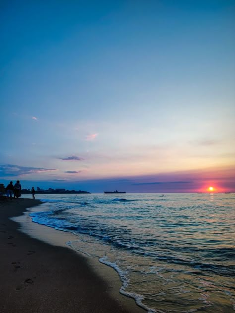 Romanian Summer Aesthetic, Romania Beach, Romanian Summer, Romania Trip, Romanian Aesthetic, Romania Aesthetic, 24 Aesthetic, Summer Scenery, Places I Wanna Visit