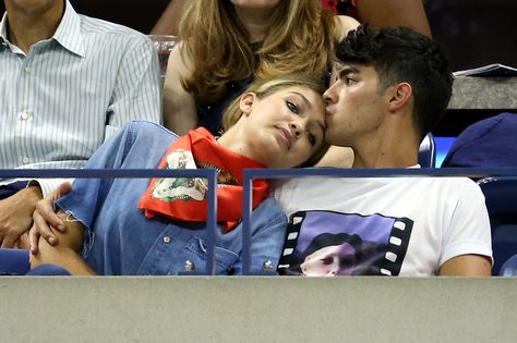 Kendall Jenner Is the Cutest Third Wheel on Gigi Hadid and Joe Jonas's US Open Date Demi And Joe, Jonas Brother, Brad Simpson, Gigi Hadid Style, Ashley Greene, Hadid Style, Joe Jonas, Nick Jonas, Jonas Brothers