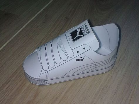 Sneakers Cake, Steam Lessons, Paper Shoes, Cake Diy, Vans Era, Paper Toy, Cadeau Photo, Sneakers Puma, Puma Sneakers