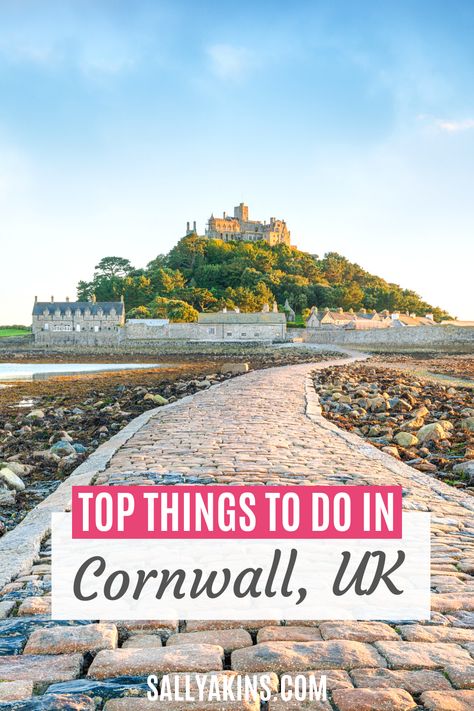 Find out some of the top things to do during your holiday in Cornwall, UK. With golden sandy beaches, delicious seafood and scrumptious cream teas, Cornwall is the perfect location for your UK holiday or staycation. Take a look at some of the castles, gardens and mystical islands that make a holiday in Cornwall so exciting! #UK #England #Cornwall #travel Things To Do In Cornwall England, Cornwall Outfit Ideas, Cornwall Itinerary, Cornwall Travel, Things To Do In Cornwall, Cornwall Holiday, Uk Holiday, Cornwall Uk, Travel Uk