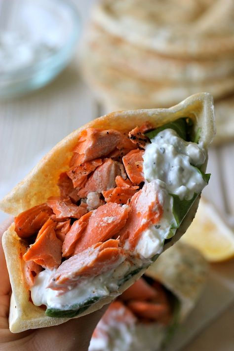 Feta Yogurt Dip, Salmon Pita, Homemade Greek Yogurt, Broiled Salmon, Yogurt Dip, Seafood Dishes, Fajitas, Salmon Recipes, I Love Food