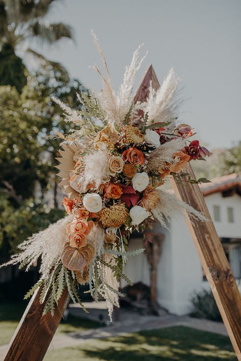 October Wedding Colors, Boho Wedding Arch, Fall Wedding Arches, Rusting Wedding, Arch Decor, Autumnal Wedding, Dried Flowers Wedding, Boho Wedding Flowers, Wedding Arch Flowers