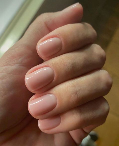 Japanese Manicure Natural, Natural Round Nails Short, Natural Nude Nails Short, Nude Natural Nails, School Nails Short, Back To School Nails Short, Short Nail Designs Summer, Nude Short Nails, Nails Short Natural