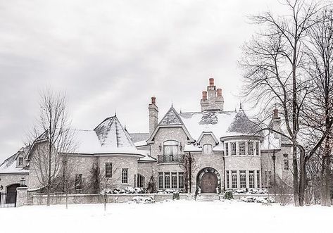 Big Mansions, Mansion Exterior, Witch Wallpaper, Victorian Mansion, Old Mansion, Winter Palace, French Country Living Room, Royal Aesthetic, Victorian Mansions