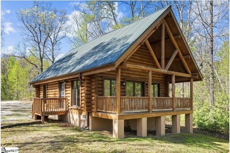 Log Cabin For Sale on 6.3 Acres Adjacent to State Park South Carolina $349,000 - Country Life Dreams Log Homes For Sale, Log Cabins For Sale, Cozy Log Cabin, Cabins For Sale, Life Dreams, Table Rock, Recreational Activities, Rural Life, Natural Wood Finish