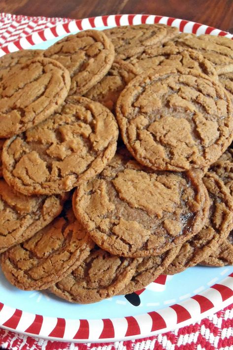 Chewy Gingerbread Cookies Recipe, Gingerbread Cookies Crunchy, Ginger Bread Cookies Aesthetic, Moist Gingerbread Cookies, Gingy Cookies, Gingerbread Drop Cookies, Yule 2023, Homemade Gingerbread Cookies, Ball Cookies