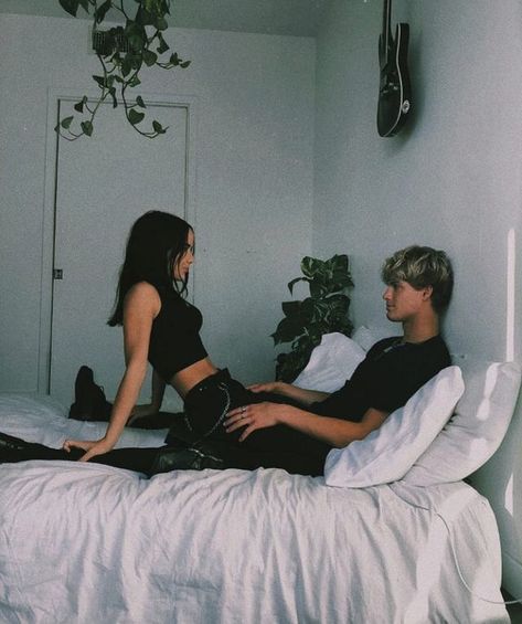 Photos Couple Mignon, Image Couple, Couples Love, Couple Goals Teenagers, The Love Club, Foto Poses, Cute Couples Photos, Boyfriend Goals, Relationship Goals Pictures