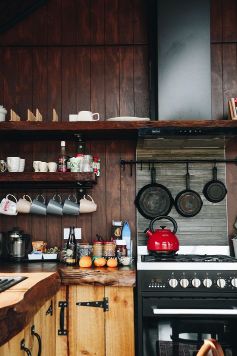 Cheap Cabin Decor, Log Cabin Photography, Simple Cabin Kitchen, 1940s Cabin, Small Lake Cabin Interiors, Funky Cabin, Mountain Cabin Aesthetic, Cabins In The Woods Interior, Mcm Cabin