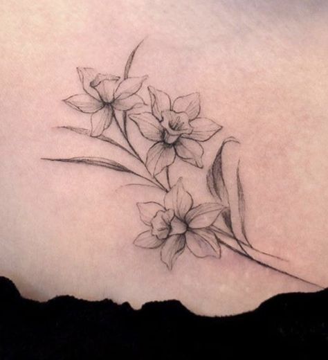 December Flower Tattoo, Narcissus Tattoo, Daffodil Flower Tattoos, Narcissus Flower Tattoos, Flower Hip Tattoos, Flor Tattoo, Daffodil Tattoo, Flower Wrist Tattoos, Mom Tattoo Designs