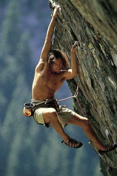 Rock Climbing Photography, Extreme Climbing, Action Pose Reference, Adventure Hiking, Anatomy Poses, Rock Climbers, Ice Climbing, Human Poses Reference, Mountain Climbing