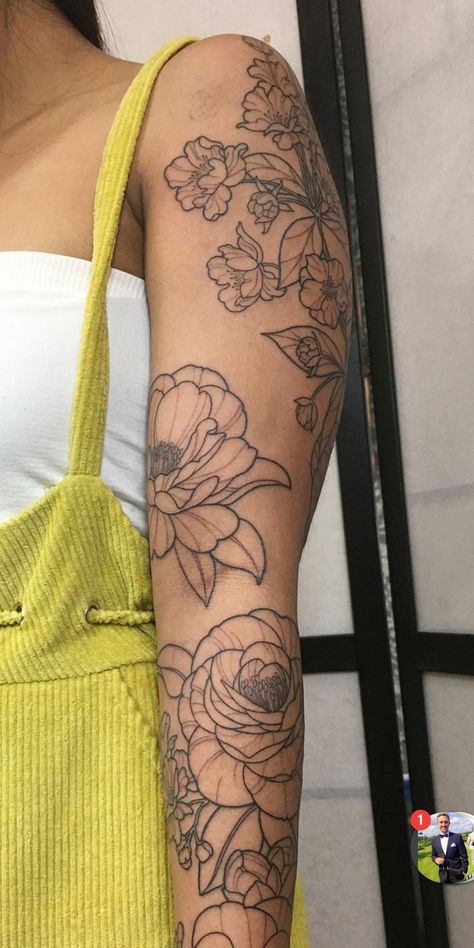 Spine Tattoo Ideas, Inner Bicep Tattoo, Traditional Tattoo Inspiration, 100 Tattoo, Scary Tattoos, Tattoo Ideas For Men, Floral Tattoo Sleeve, Pretty Tattoos For Women, Dope Tattoos For Women