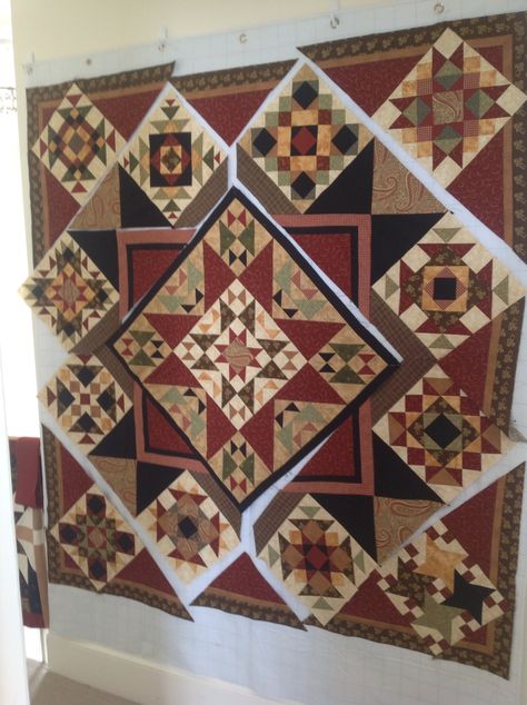 Colchas Quilting, Medallion Quilt, Sampler Quilts, Quilt Border, Quilt Binding, Sampler Quilt, Traditional Quilts, Antique Quilts, Star Quilts