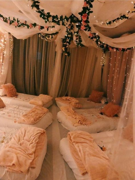 Sleepover Room, Sleepover Birthday Parties, Girl Sleepover, Games Ideas, Sleepover Party, Ideas Party, Slumber Parties, Teen Bedroom, Dream Rooms