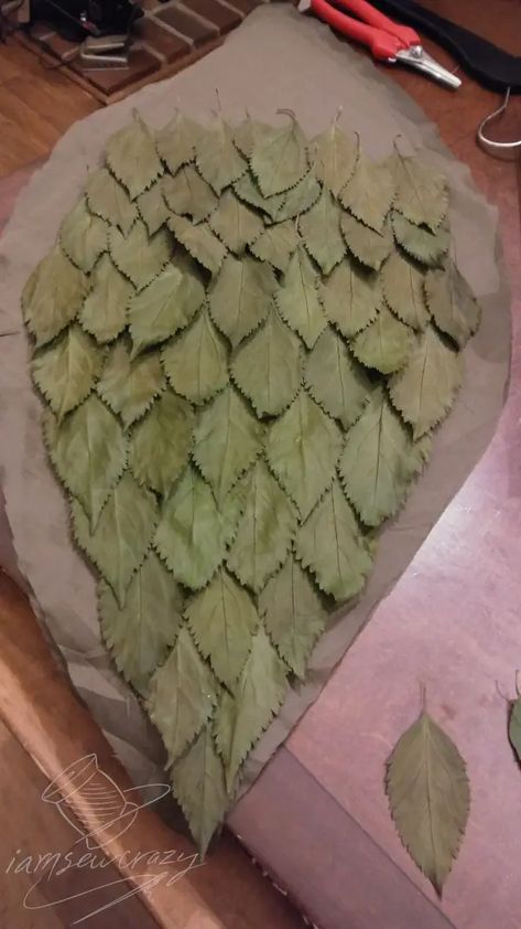 Forest Princess Costume, Cosplay Fairy Costume, Fairy Forest Costume, Magical Forest Costume, Forest Costume Diy, Forest Elves Costumes, Fairy Cape Diy, Woodland Fairy Costumes, Ren Faire Costume Fairy Diy