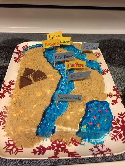 Nile river cake Nile River Project, River Cake, Ancient Egypt Map, Ancient Egypt Crafts, Egypt Lessons, Ancient Egypt For Kids, Ancient Egypt Unit, Ancient Egypt Projects, Egypt Crafts