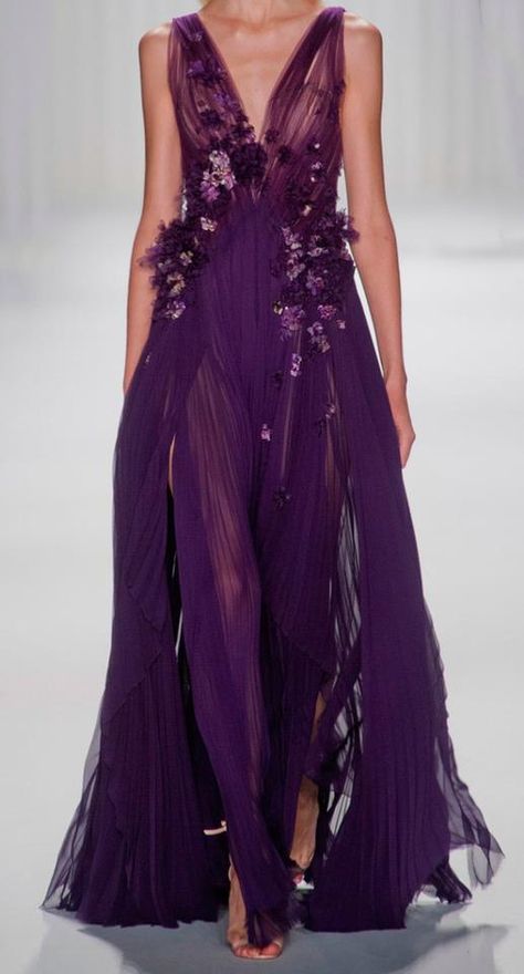 Couture  www.tablescapesbydesign.com https://www.facebook.com/pages/Tablescapes-By-Design/129811416695 Fairy Gown, Mode Retro, Gorgeous Gowns, Purple Fashion, Couture Collection, Beautiful Gowns, Fancy Dresses, Fashion Week Spring, Purple Dress