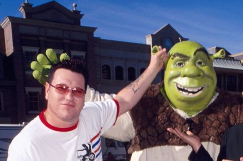 🧅ShrekHistory🧅 on X Early 2000s Rock, Steve Harwell, Smash Mouth, 2000s Rock, Liver Failure, Trending News, Shrek, Lead Singer, Animation Film