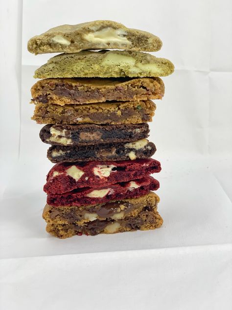 Stack of NYC chunky cookies New York Style Cookie Recipe, Nyc Style Cookies, Chunky Nyc Cookies, Ny Style Cookies, Chewy Brownie Cookies Nyt, Chunky Cookies, Box Of Cookies, New York Cookies, Cookies Box