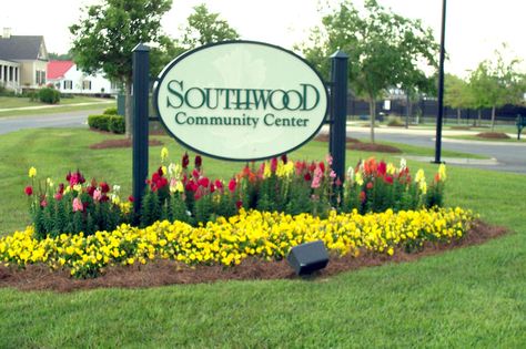 Landscape sign wood Farm Signs Entrance, Subdivision Sign, Landscaping Entrance, Monument Signage, Driveway Entrance Landscaping, Business Signs Outdoor, Entrance Signage, Floating Garden, Commercial Landscaping