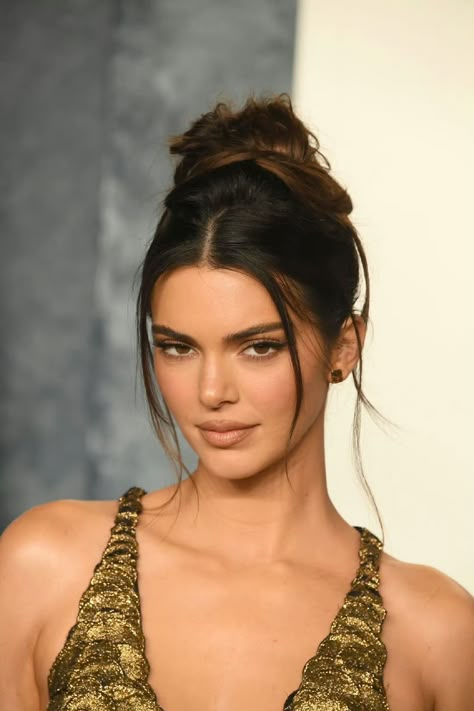 Kendall Jenner Hair Updos, Kendall Jenner Half Up Half Down, Kylie Jenner Hair Updo, Kendall Jenner Ponytail, Ramadan Hairstyles, Kendall Jenner Hair, Wedding Hairstyles And Makeup, Sleek Updo, Hairstyles And Makeup