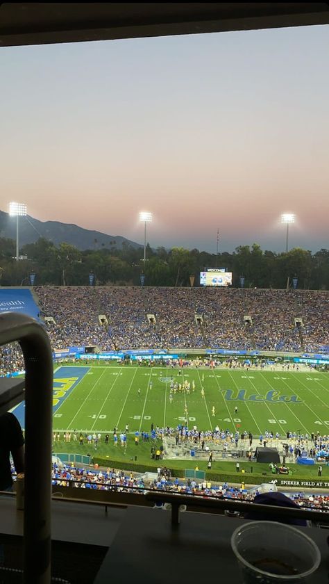 Ucla Soccer, Romanticising College, Ucla Football, Ucla College, Ucla University, Ucla Campus, Campus Aesthetic, College Softball, Future Board