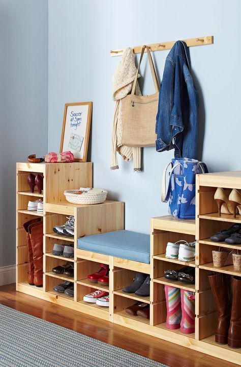 7 No-Fail Shoe Organization Methods to Keep Your Closets Tidy Shoe Organization Ideas, Small Shoe Storage, Entrance Storage, Small House Storage, Shoe Tidy, Shoe Organization, Century Shoes, Shoe Cubby, Storage Cubby