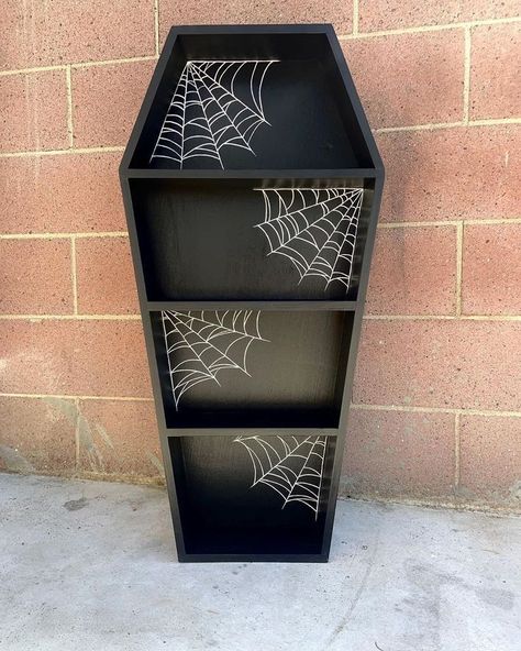 Coffin Shelf Diy Plans, Spiderweb Corner, Goth Diy Decor, Décoration Table Halloween, Coffin Shelf, Gothic Decor Bedroom, Gothic Room, Gothic Bedroom, Corner Piece