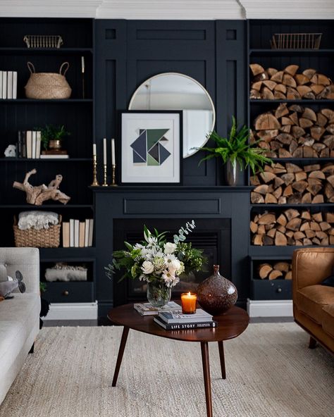 Black Cosy Living Room, Modern Moody Living Room, Living Room Decor Cottage, Moody Living Room, Cosy Decor, Cosy Lounge, Dark Living Rooms, Fresh Farmhouse, Living Room Inspo