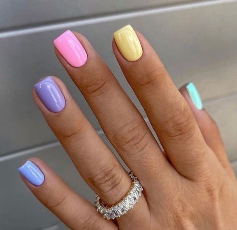 Square Nails Short French, Natural Short Almond Nails, Short Gel Nails Summer, Nail Designs Natural, Short Summer Nails 2023, Nail Shape Short, Nails Natural Short, French Tip Nails Short, Natural Short Nails